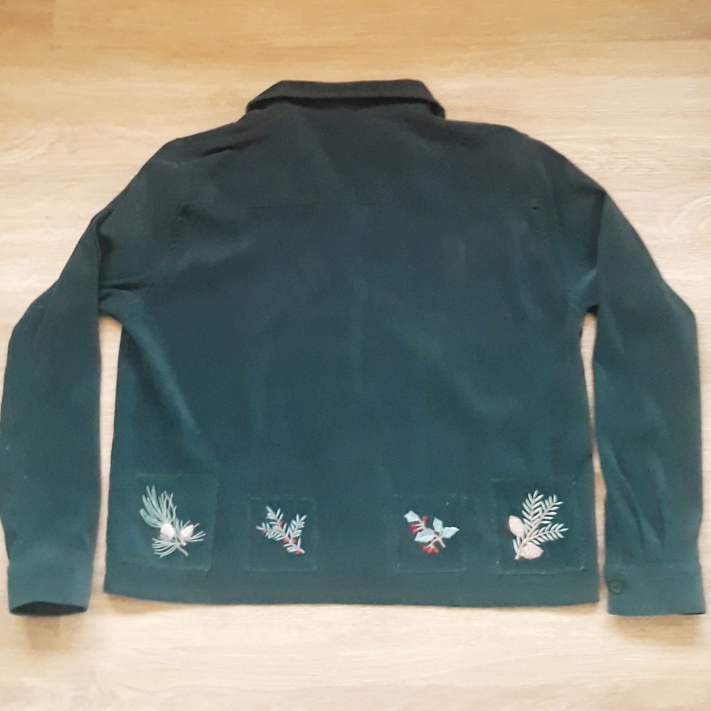 Vtg Christopher & Banks Green Velour Shirt with Holly Pinecone Patches - Large - Picture 8 of 13